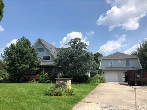 7108 Arrowhead Rd, Bath, PA 18014 photo 1