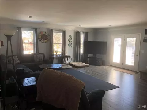 7108 Arrowhead Rd, Bath, PA 18014 photo 11