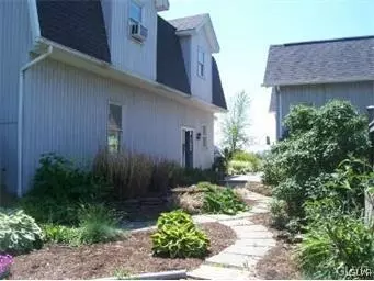 7108 Arrowhead Rd, Bath, PA 18014 photo 5