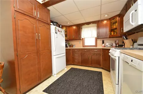 327 E Wall St, Bethlehem, PA 18018 photo 10