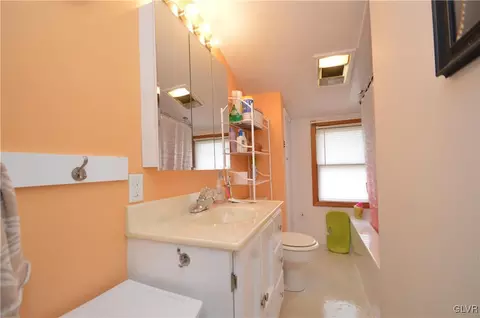 327 E Wall St, Bethlehem, PA 18018 photo 14