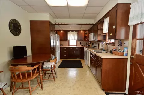 327 E Wall St, Bethlehem, PA 18018 photo 8