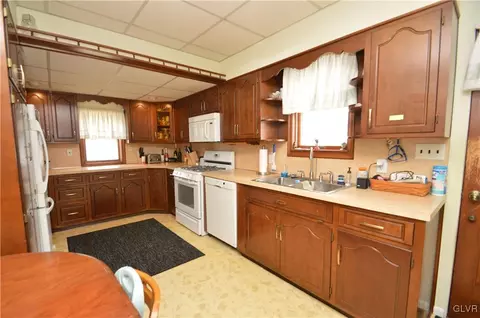327 E Wall St, Bethlehem, PA 18018 photo 9