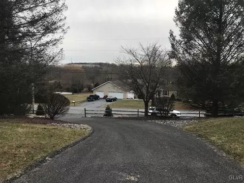 2324 W Best Rd, Moore Twp, PA 18014 photo 4