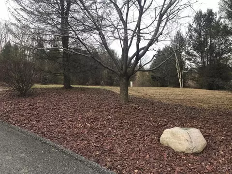 2324 W Best Rd, Moore Twp, PA 18014 photo 2
