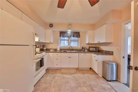 236 E Union Blvd, Bethlehem, PA 18018 photo 7