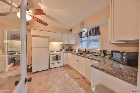 236 E Union Blvd, Bethlehem, PA 18018 photo 9