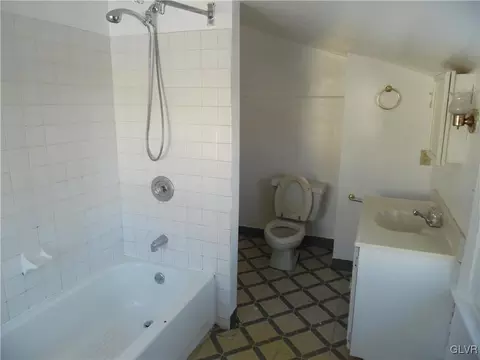 223 E Raspberry, Bethlehem, PA 18018 photo 14