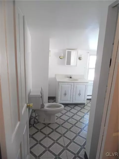 223 E Raspberry, Bethlehem, PA 18018 photo 13