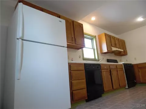223 E Raspberry, Bethlehem, PA 18018 photo 6