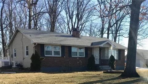 2464 Fox Rd, Bath, PA 18014 photo 1