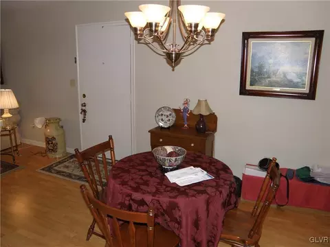 4718 Cheryl Dr, Bethlehem, PA 18017 photo 5