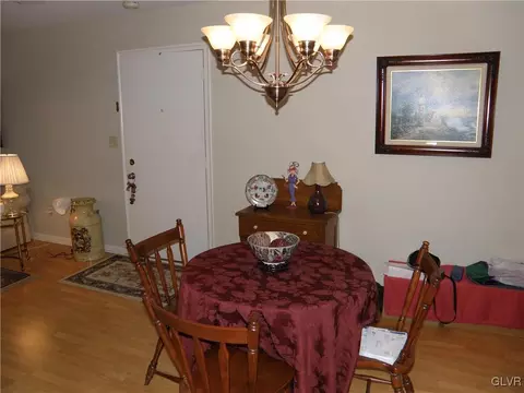 4718 Cheryl Dr, Bethlehem, PA 18017 photo 7