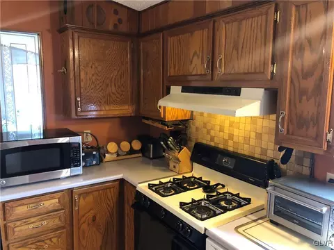 231 Juniper Xing, East Allen Twp, PA 18014 photo 10