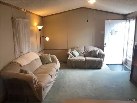 231 Juniper Xing, East Allen Twp, PA 18014 photo 6