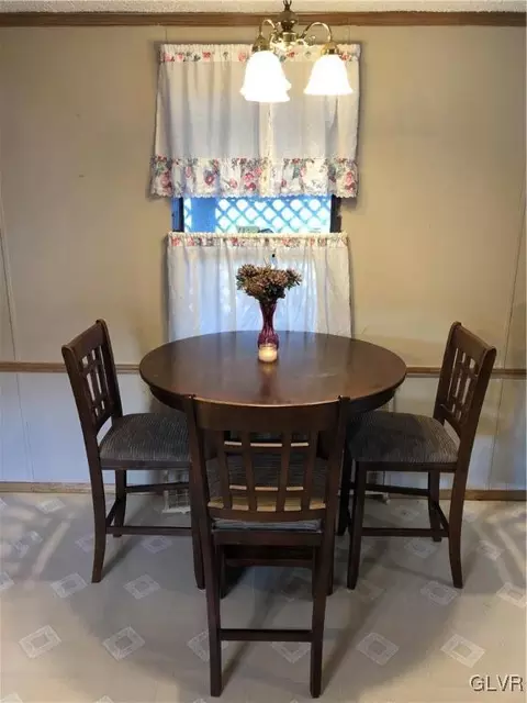 231 Juniper Xing, East Allen Twp, PA 18014 photo 9