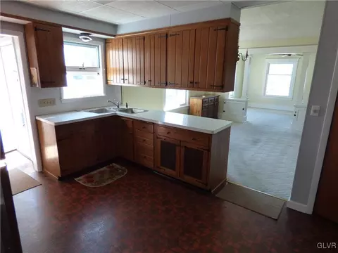 151 Northampton St, Bath, PA 18014 photo 7