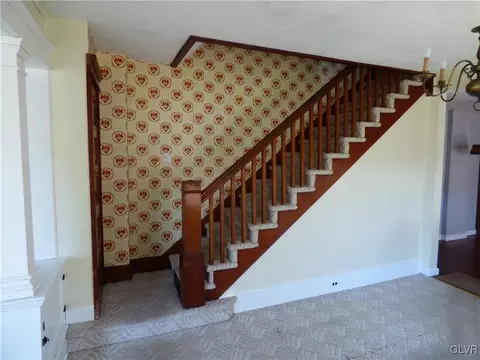 151 Northampton St, Bath, PA 18014 photo 5