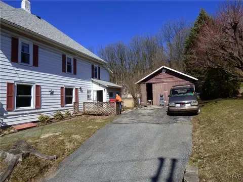 151 Northampton St, Bath, PA 18014 photo 3