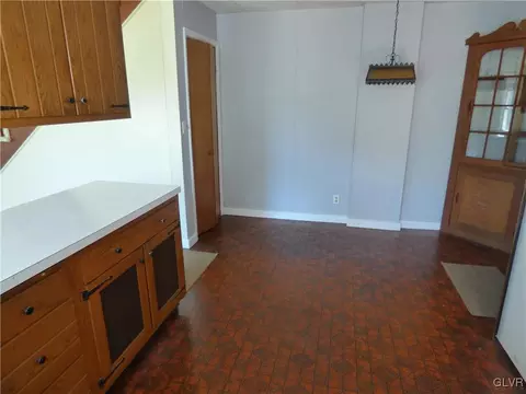 151 Northampton St, Bath, PA 18014 photo 8