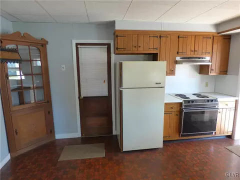 151 Northampton St, Bath, PA 18014 photo 9