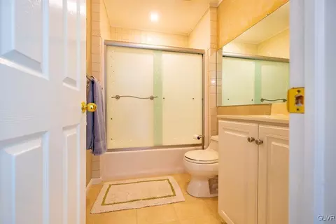 4741 Pinehurst Cir, Bethlehem, PA 18015 photo 17