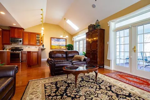 4741 Pinehurst Cir, Bethlehem, PA 18015 photo 4