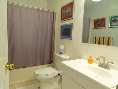 125 Commonwealth Dr, Bethlehem, PA 18020 photo 18