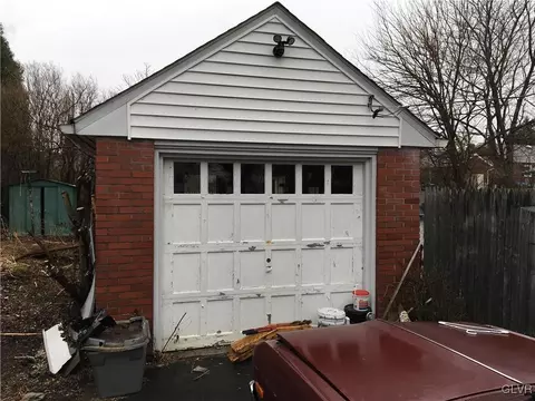 1925 Michael St, Bethlehem, PA 18017 photo 2