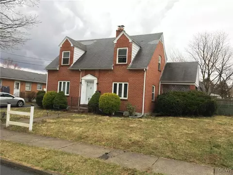 1925 Michael St, Bethlehem, PA 18017 photo 1