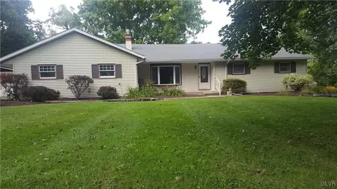 538 Bauer Rd, Bath, PA 18014 photo 2