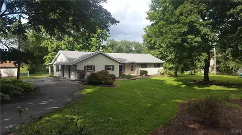 538 Bauer Rd, Bath, PA 18014 photo 3
