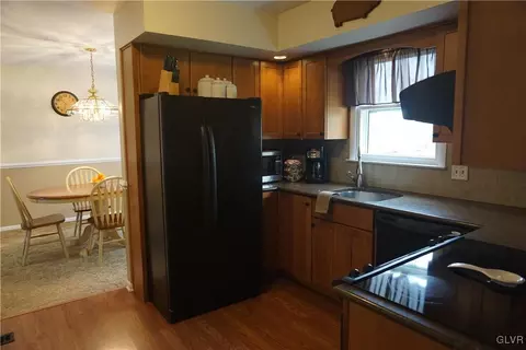 275 S Egg Rd, Bath, PA 18014 photo 11