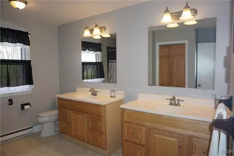275 S Egg Rd, Bath, PA 18014 photo 16