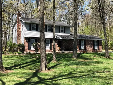 275 S Egg Rd, Bath, PA 18014 photo 1