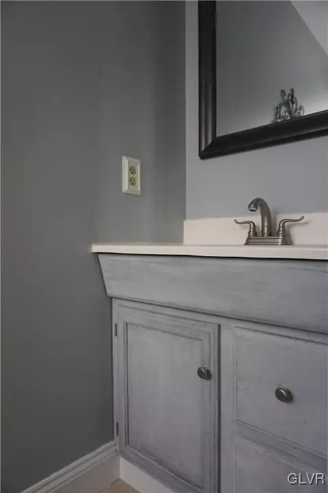 275 S Egg Rd, Bath, PA 18014 photo 22