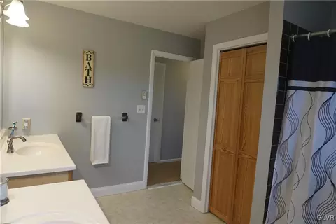 275 S Egg Rd, Bath, PA 18014 photo 18