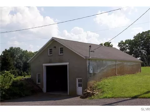 6699 Locust Rd, Bath Borough, PA 18014 photo 35
