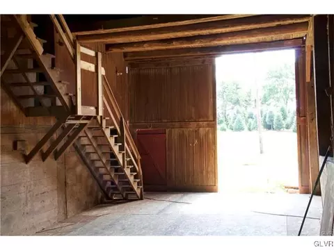 6699 Locust Rd, Bath Borough, PA 18014 photo 34