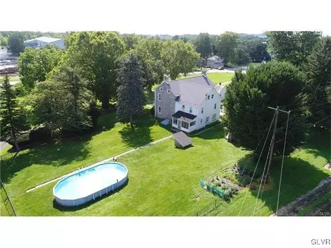 6699 Locust Rd, Bath Borough, PA 18014 photo 7