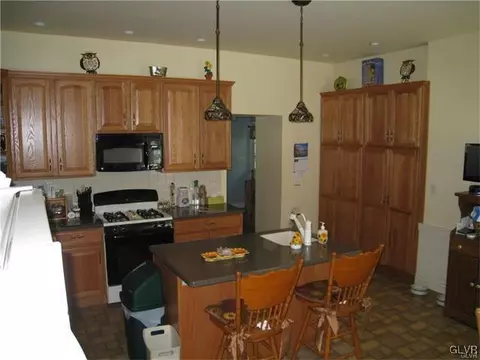 6699 Locust Rd, Bath Borough, PA 18014 photo 17