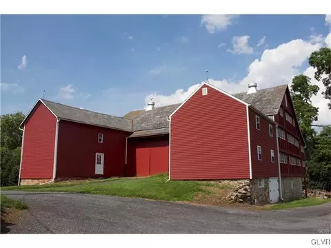 6699 Locust Rd, Bath Borough, PA 18014 photo 33