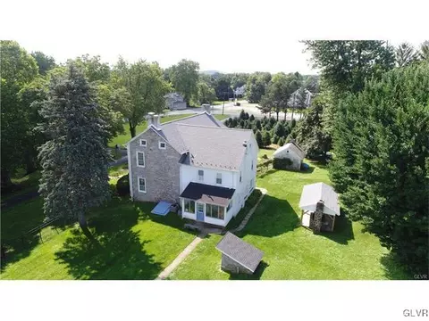 6699 Locust Rd, Bath Borough, PA 18014 photo 6