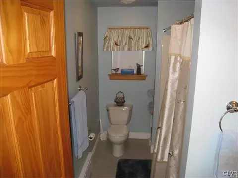 6699 Locust Rd, Bath Borough, PA 18014 photo 19