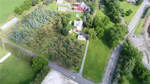 6699 Locust Rd, Bath Borough, PA 18014 photo 43