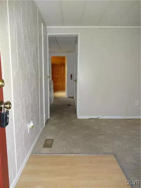 10 Brookside Dr, Bath, PA 18014 photo 4