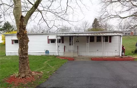 10 Brookside Dr, Bath, PA 18014 photo 1