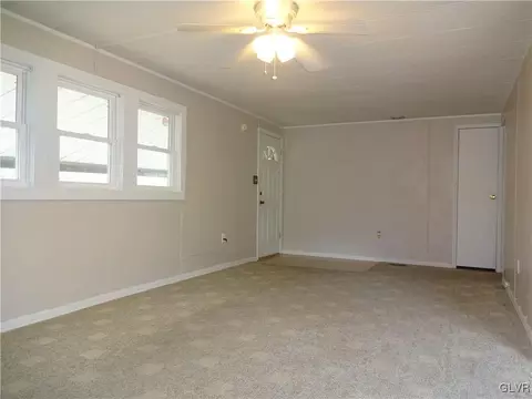 10 Brookside Dr, Bath, PA 18014 photo 7