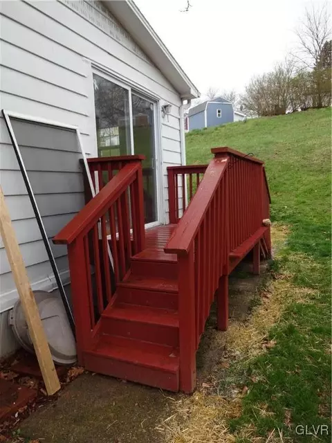 10 Brookside Dr, Bath, PA 18014 photo 34