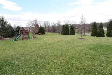 202 Eagle View Dr, Bath, PA 18014 photo 39